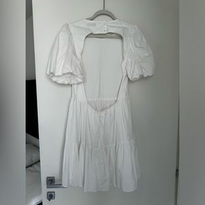 White garden dress open back